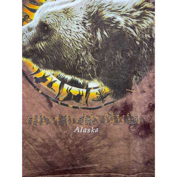 Vintage Alaska Bear Shirt Grizzly Brown bear Quality Goods Canada Made Tee 90s L - Picture 4 of 9